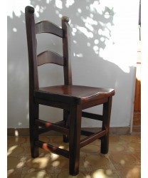 Sedia fondo in legno tondeggiato